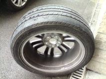 pneu avant gauche