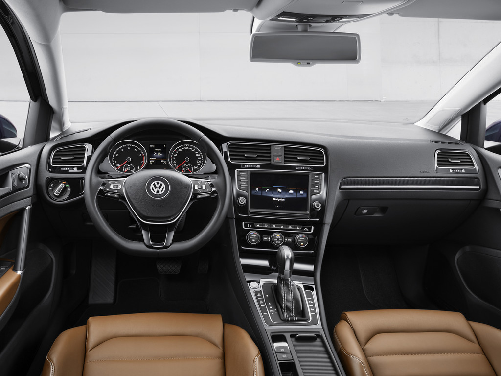 volkswagen-golf-7-2012-02-10760504zswmj.jpg