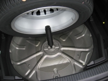 sous la roue de secours