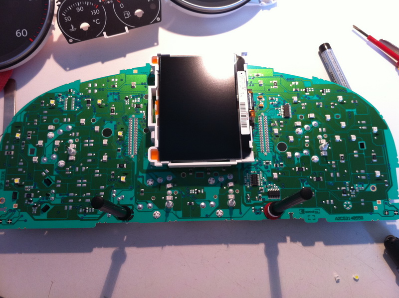 En cours de passage en compteur Blanc <br />Les LED jaune sont les (blanche) Droite<br />Les autres sont les Bleus