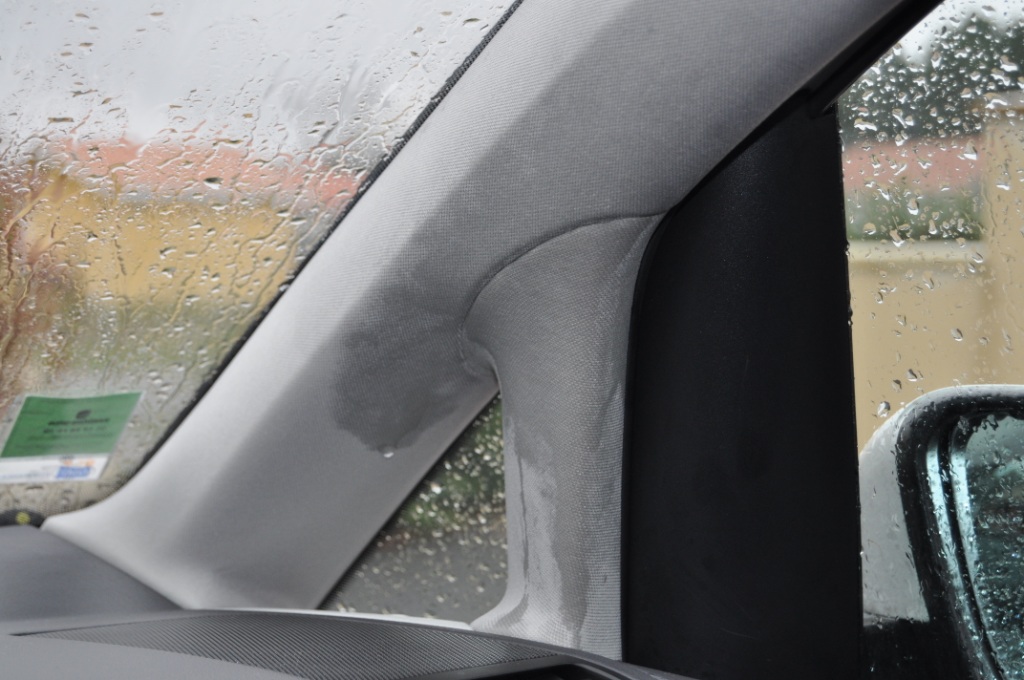 bas montant pare brise.jpg