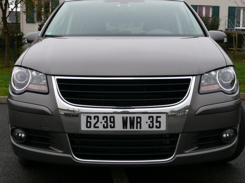 Calandre sans logo.jpg