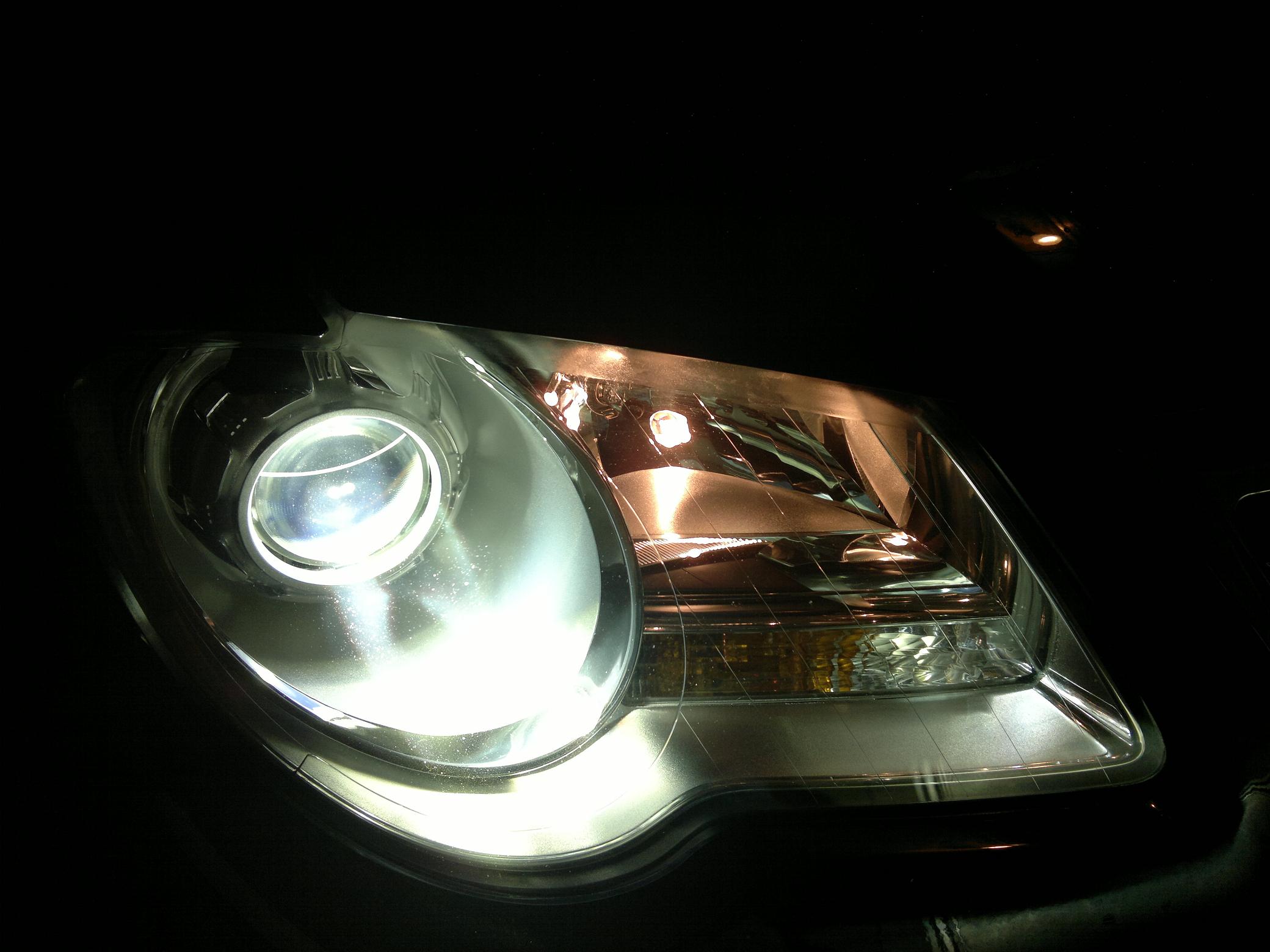 de près ampoules xenon sans LED.jpg